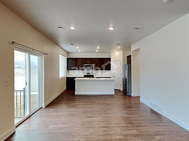 Foto del edificio - 4418 N Poplar St