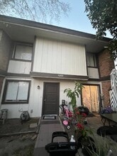 Building Photo - 5329 Pinewilde Dr