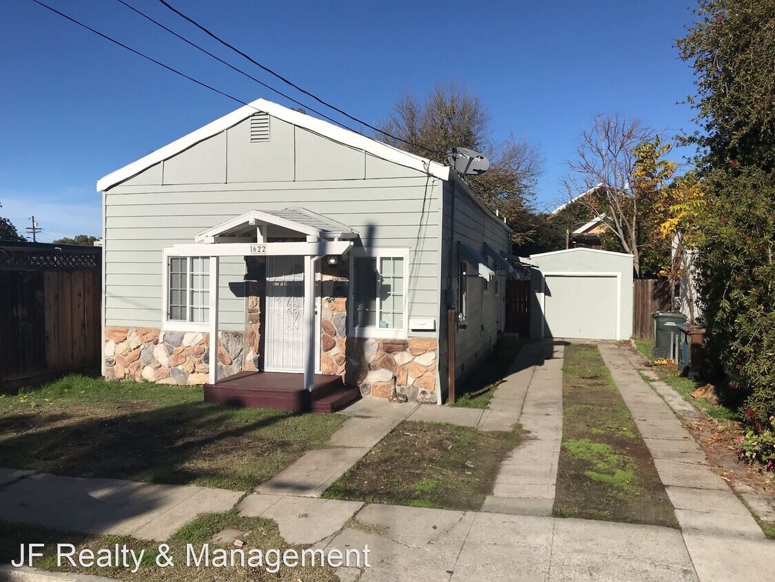 Primary Photo - 3 br, 1 bath House - 622 W 12th Street