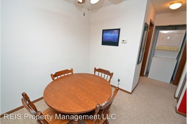 Building Photo - N110W16931 Ashbury Cir