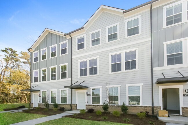 Foto del edificio - 5009 Ragsdale Dr