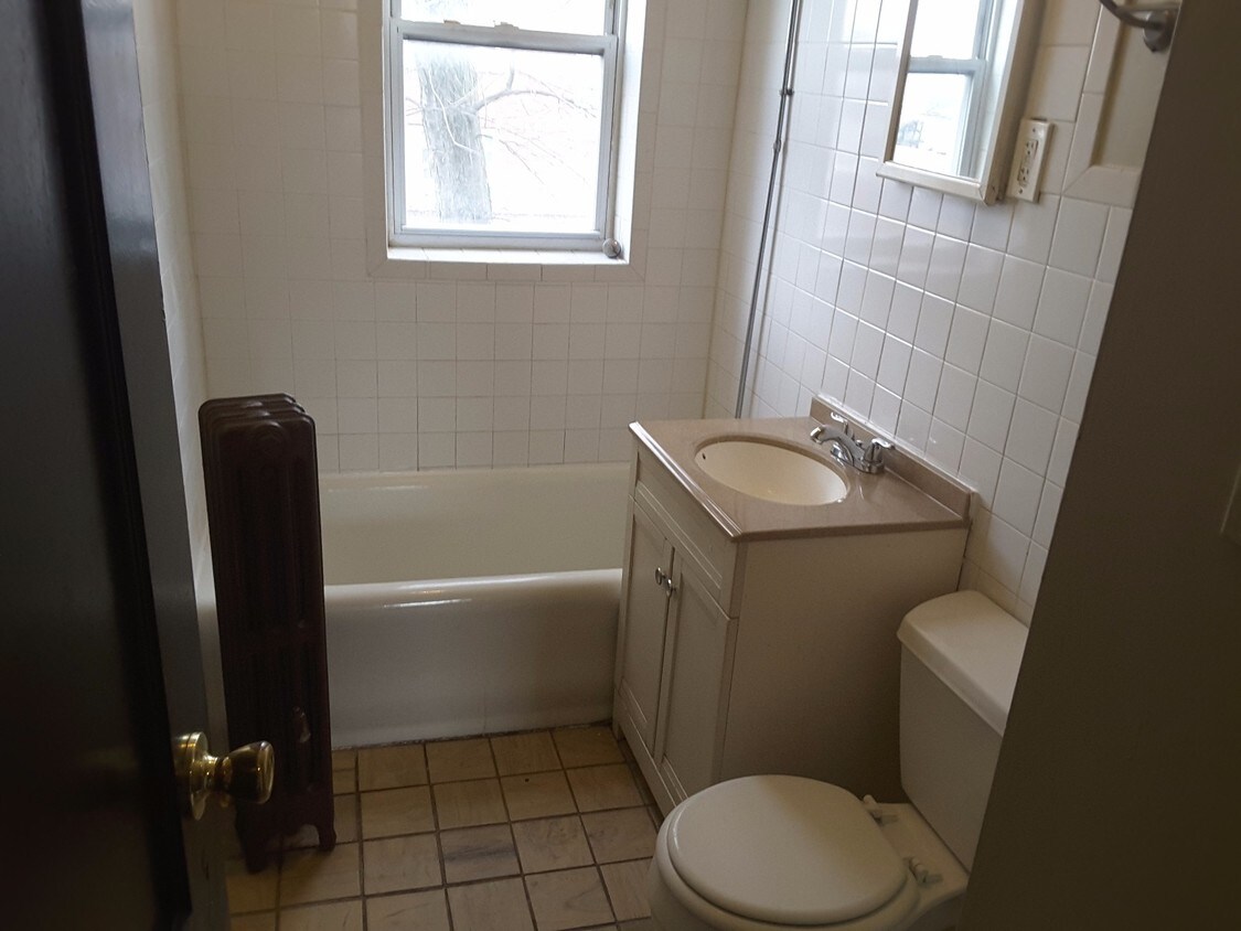 Primary Photo - 2854 W 65th St