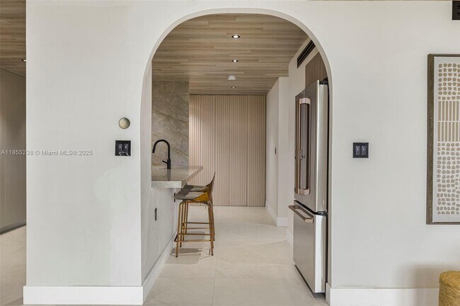 Building Photo - 9511 Collins Ave