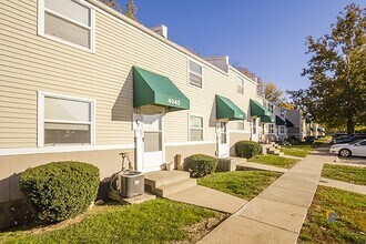 Building Photo - 4033 N Bellaire Ave