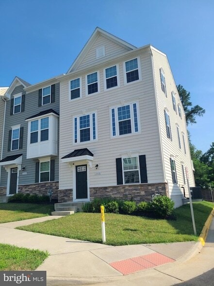 Foto del edificio - 1006 Valley Run Dr