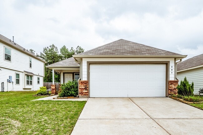 Building Photo - 207 Black Bear Dr