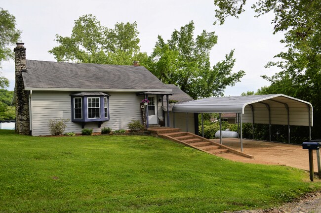 Building Photo - 6480 Meadow Ln