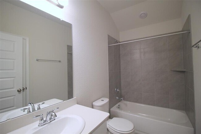 Foto del edificio - 514 Ellwood Terrace Ln