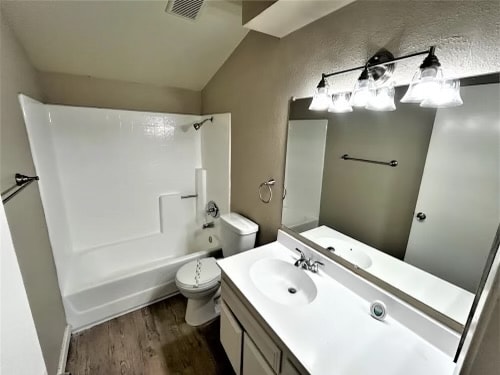 Foto del edificio - 7363 Lime Ave