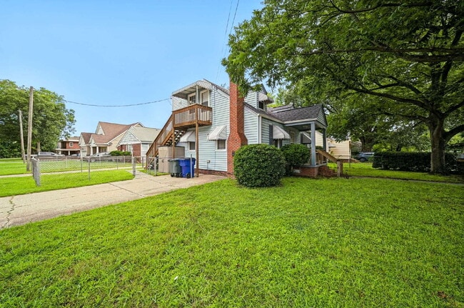 Building Photo - Updated 2-bedroom 1 bath with fenced in yard-PETS allowed-Norfolk