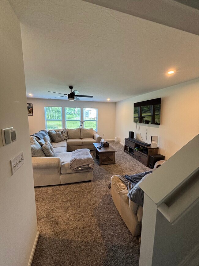 Foto del edificio - 1298 Woodstone Way