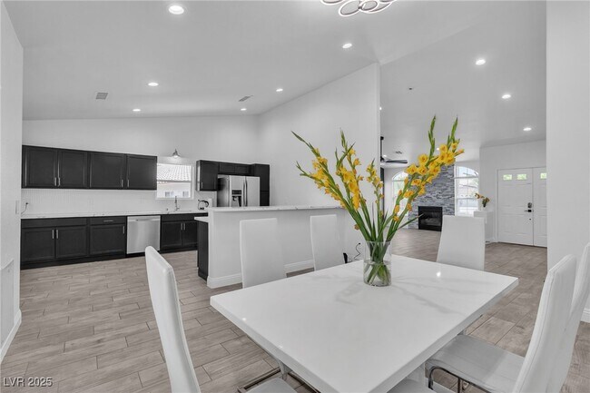 Foto del edificio - 1763 Summerwood Cir