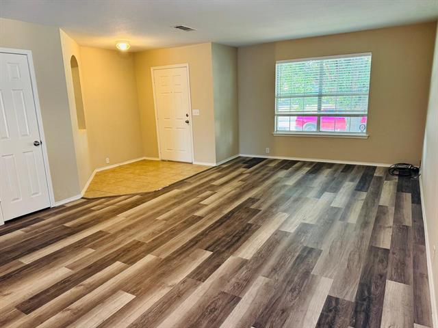 Foto del edificio - 4500 Blue Jay Ln
