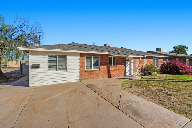 Foto del edificio - **Charming 3-bedroom, 2-bath Home**