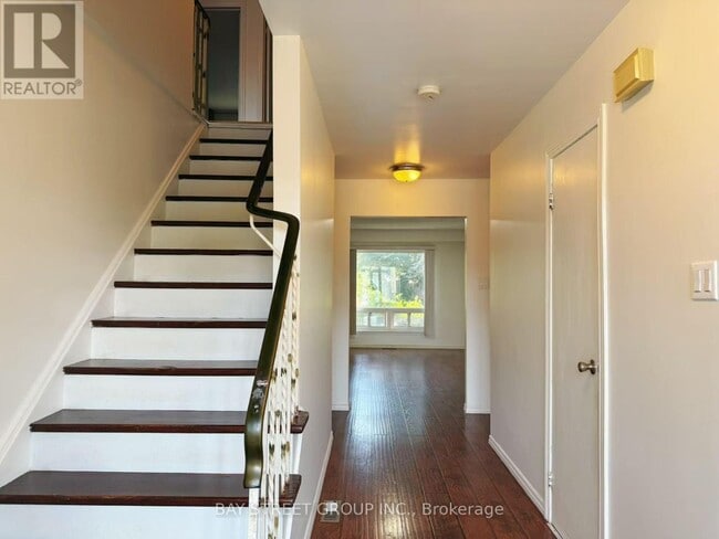 Building Photo - 182 Carolbreen Square