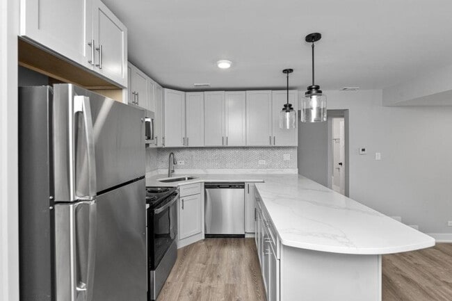 Foto del edificio - 0 bedroom in Chicago IL 60610