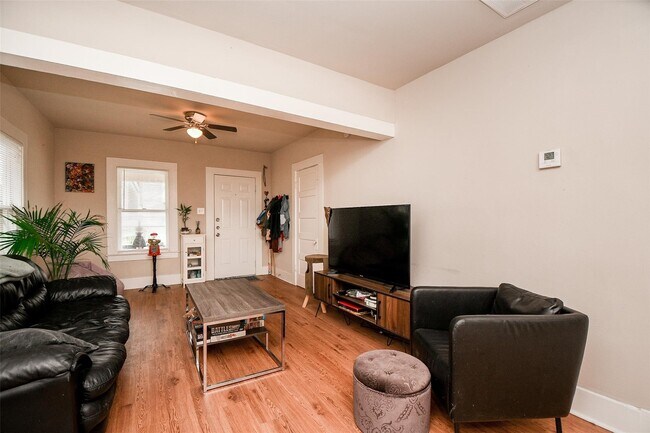 Foto del edificio - 5221 Darling St