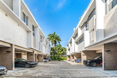 Foto del edificio - 1000 99th St