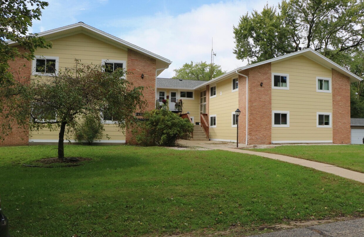 Primary Photo - 2174 Division St