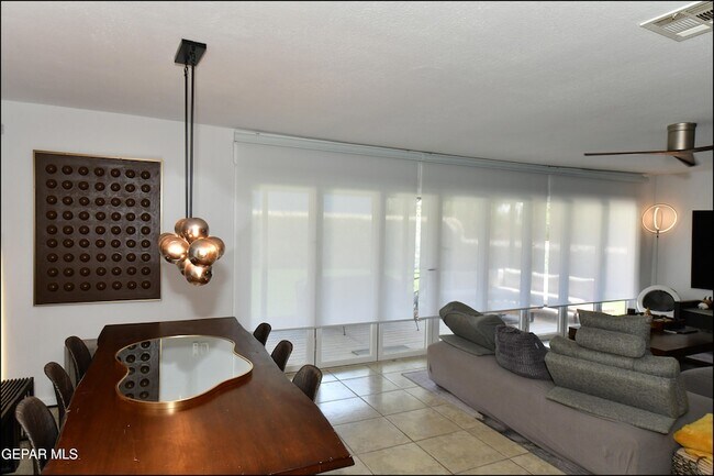Foto del edificio - 4224 Hampshire Ln