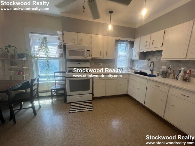 Building Photo - 62 Brookside Ave
