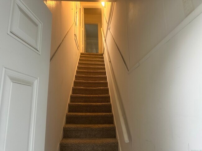 Foto del edificio - 347 Shelton Ave