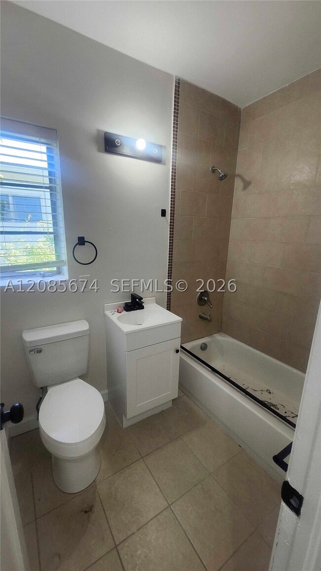 Foto del edificio - 847 81st St