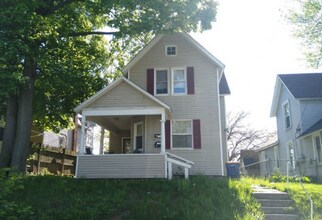 Building Photo - 616 Pine Ave NW