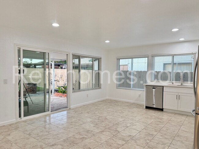 Building Photo - 8181 Elston Pl