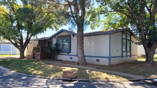 Building Photo - DOUBLE WIDE  IN COMMANDER'S PALACE