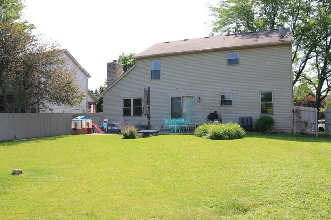 Foto del edificio - 365 Amesbury Ct