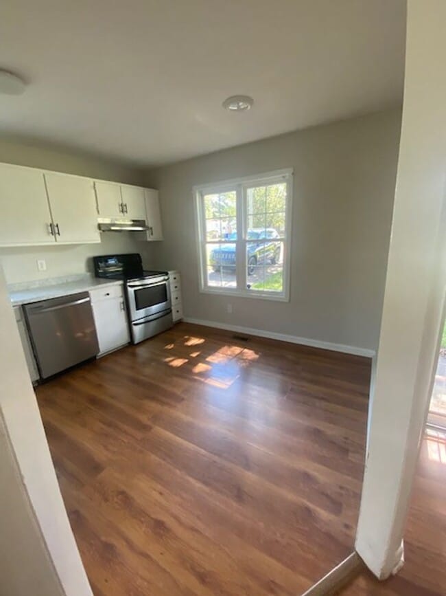 Building Photo - 7316 VanGrayson~ Cliffdale Pointe ~ 2 WEEK...
