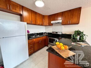 Building Photo - 1314 Kinau St