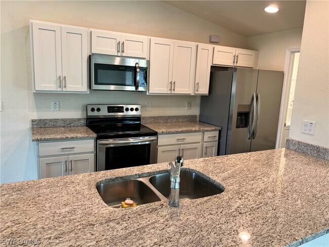 Building Photo - 3023 Birwood Cir