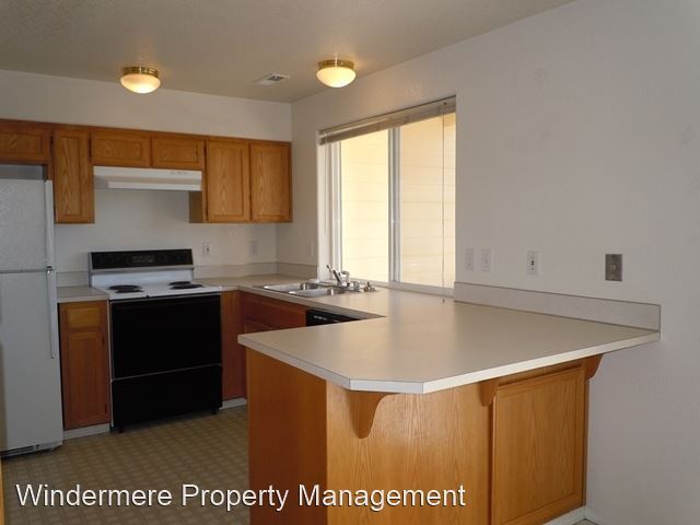 Foto del edificio - 801 Blueberry Ln