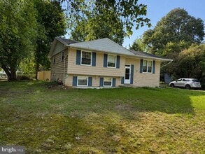 Building Photo - 8018 Hammond St