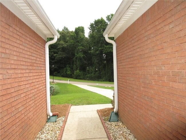 Building Photo - 3830 Guiness Way
