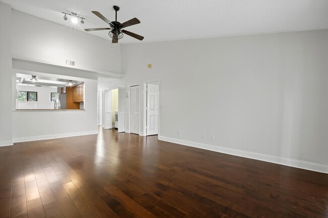 Building Photo - 6215 SE Georgetown Pl