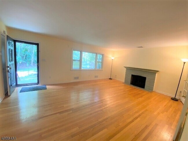 Building Photo - 57 Cypress St