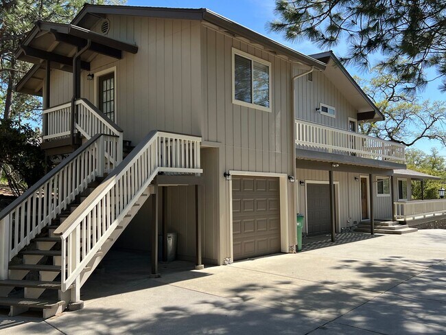 Building Photo - LAKE OF THE PINES 2-STORY HOUSE