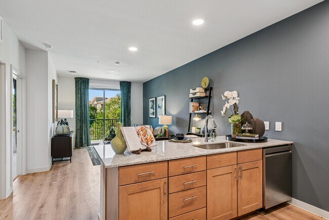 Building Photo - The Ridge at Lakeline