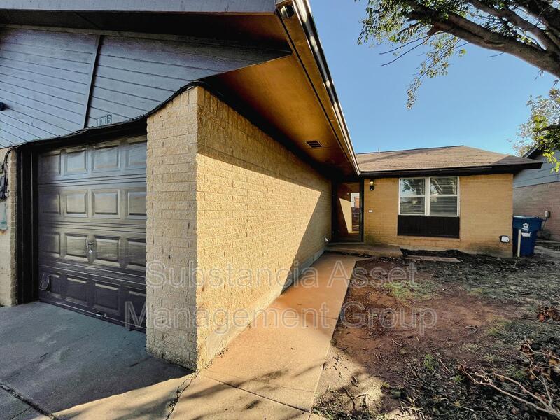 Foto principal - 1006 Swan Lake Court