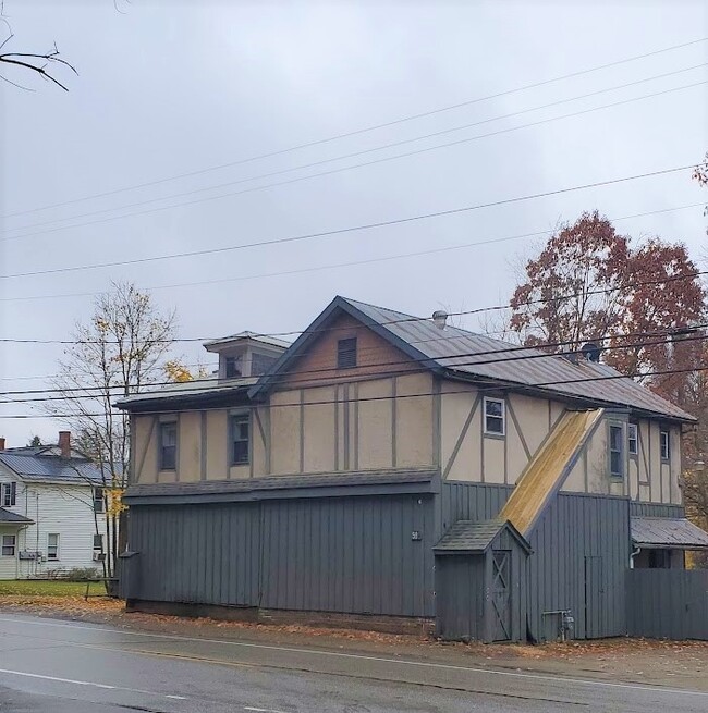 Building Photo - 508 Baldwin St
