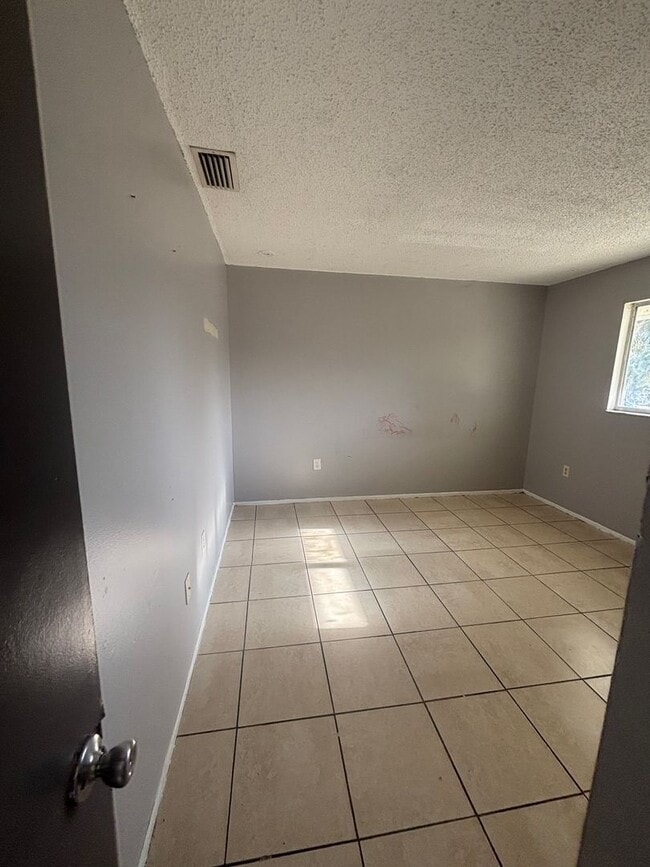 Foto del edificio - 929 33rd Ave W