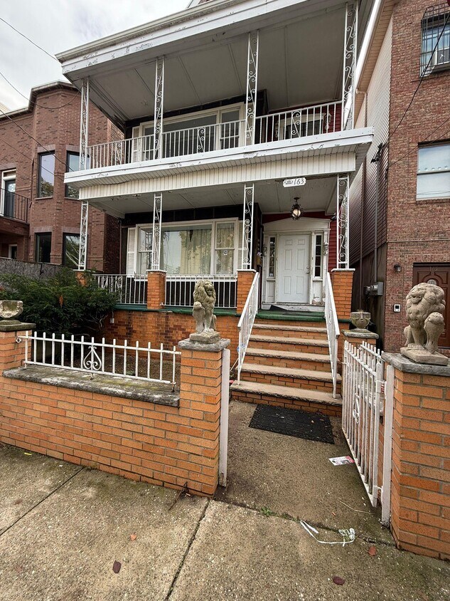 Foto principal - 163 BIDWELL Ave