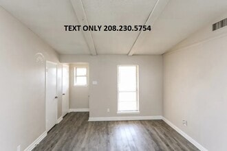Building Photo - 1851 Smith Dr