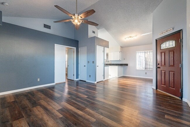 Building Photo - Saddlewood Villas of West Tucson