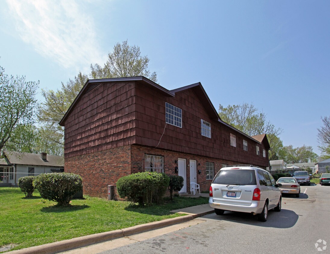 Primary Photo - 714 McPherson St