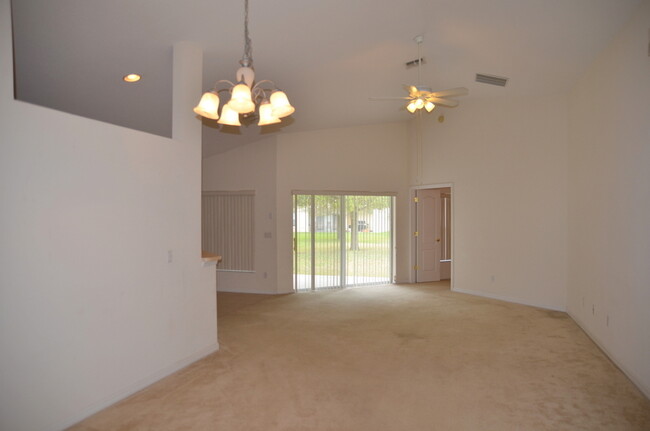 Building Photo - Nice 3/2 Home in the Enclave at Moss Park ...