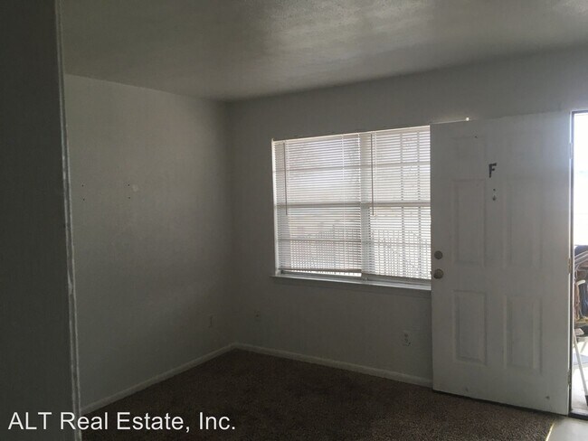 Building Photo - 610 Casa Dr